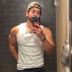 Meet your Posher, Carlos julio